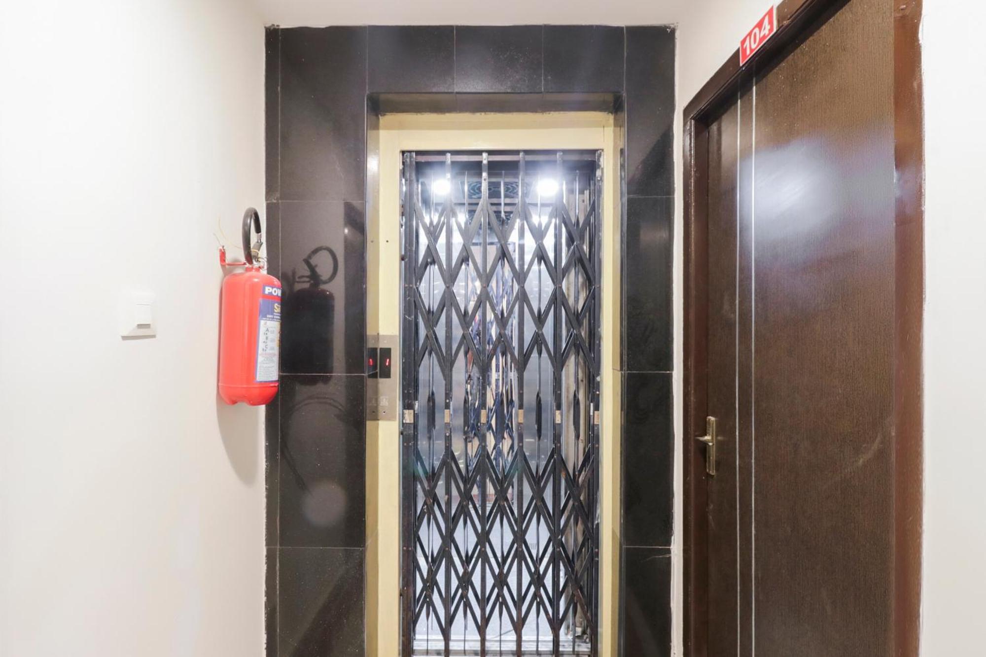 Hotel O Akshaya Elite Vijayawāda エクステリア 写真